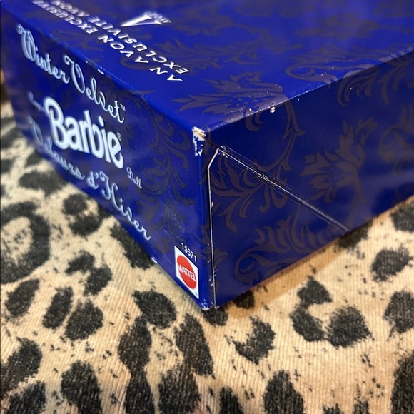 Winter Velvet Barbie 1995 - Picture 13 of 15